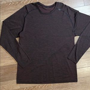 Men's XL Lululemon long sleeve shirt